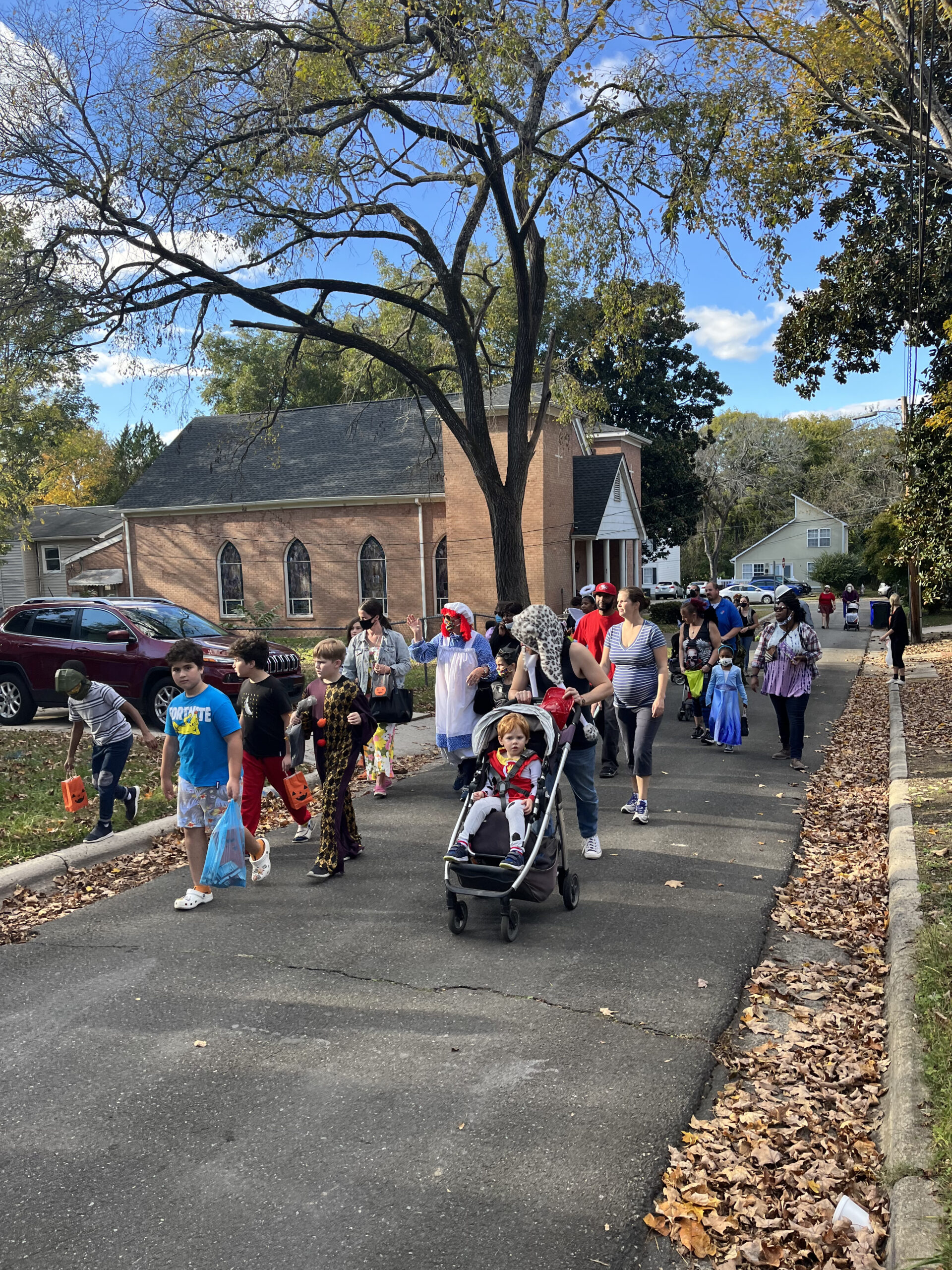 2021 Halloween parade, organized by the SLG